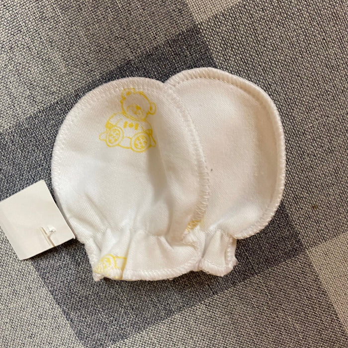 Born in Canada Scratch Mitts