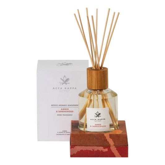 Acca Kappa Amber & Sandalwood glassduftspreder med trestråler og rødbrun eske
