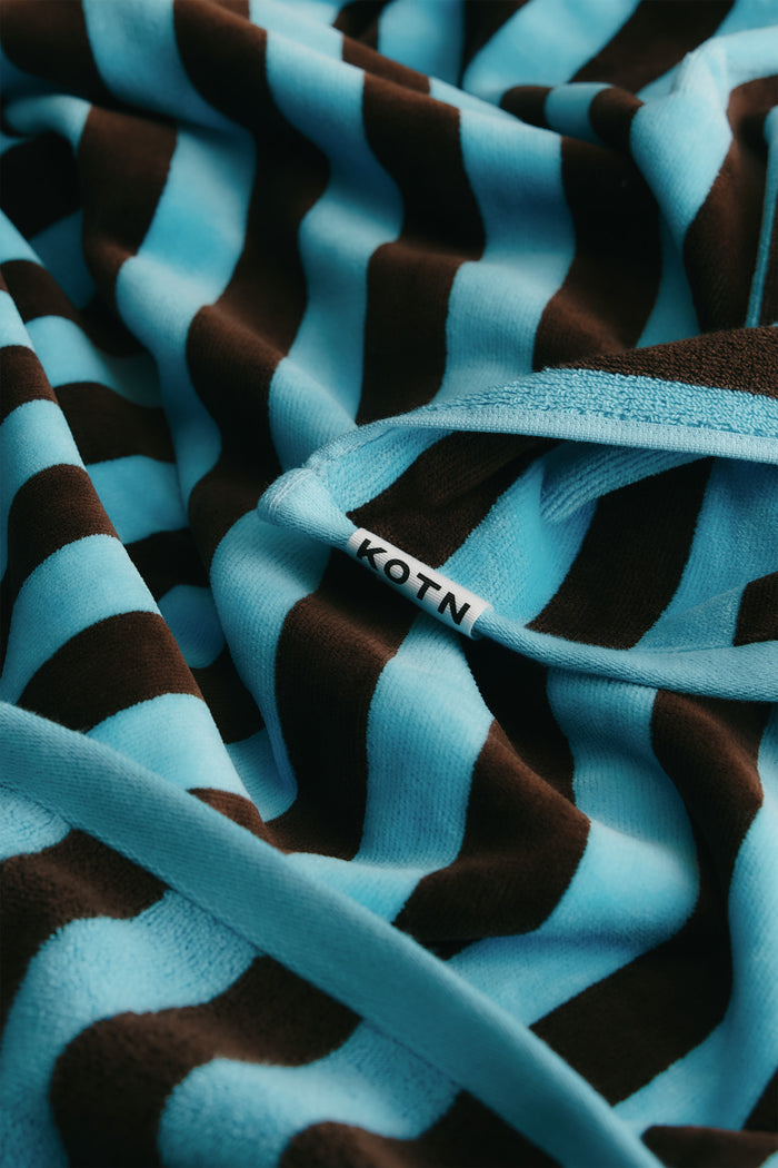 Beach Towel in Azure/Espresso