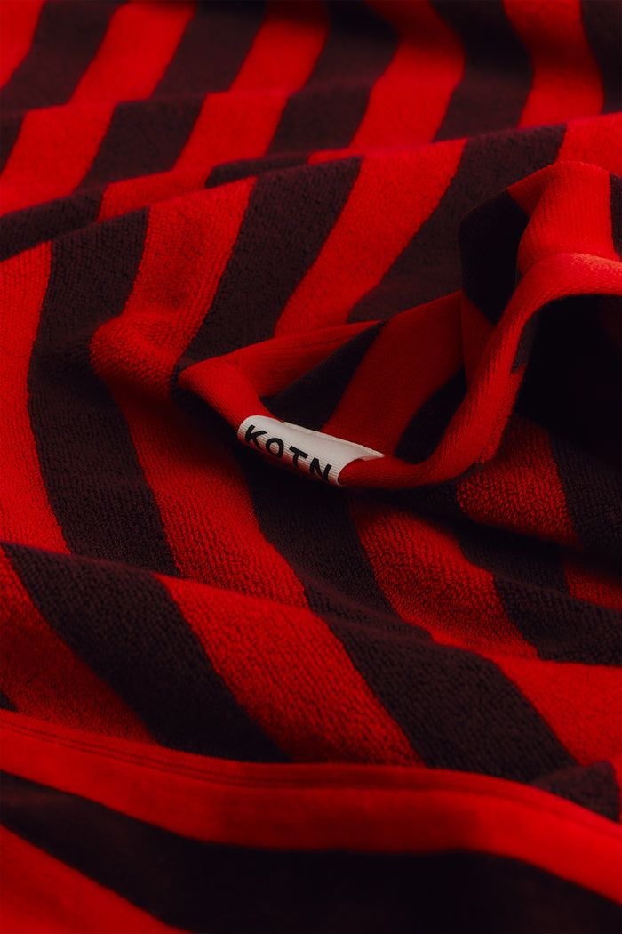 Beach Towel in Plum/Salsa