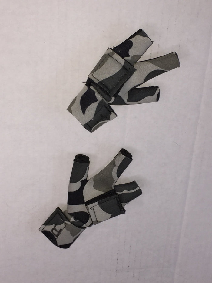 Chicken Pair Small (2.25" W x 2" L) / Gray Camouflage
