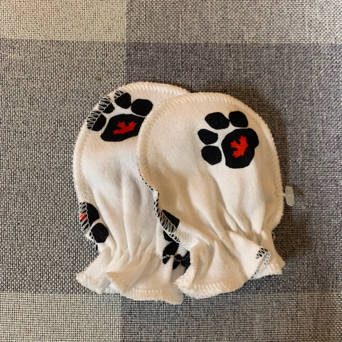 Born in Canada Scratch Mitts