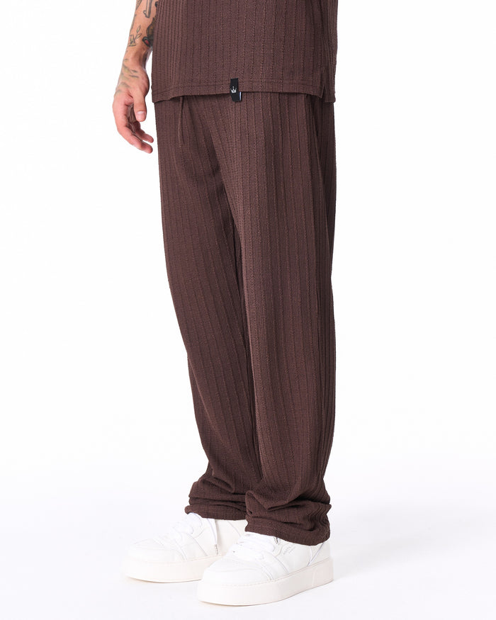 Martin Valen Breeze Fit brown tracksuit, three-quarter view highlighting ribbed short-sleeve top with visible black label