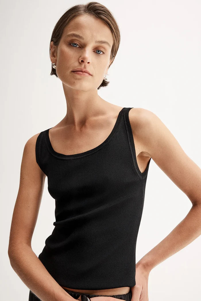 CORALIE KNIT TOP | Black - Darling & Domain