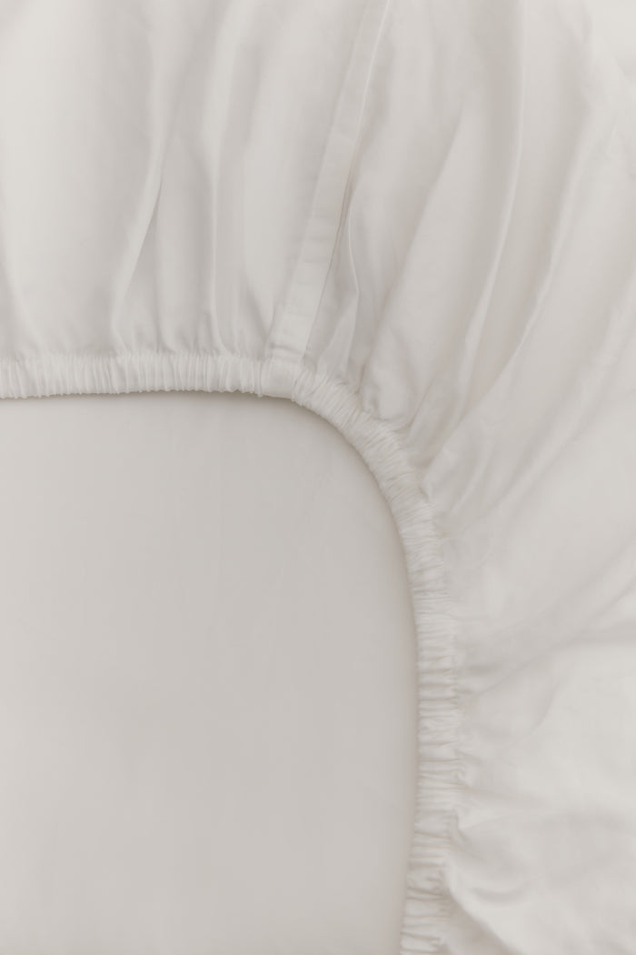 Fitted Sheet in White