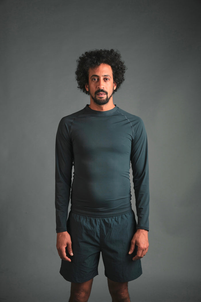 MENS SUN TEE Nachhaltiges Herren UV Shirt Rashguard in Anthrazit mit UPF 50+