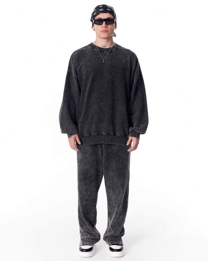 Martin Valen washed gray oversized sweatshirt for men, front view showing roomy crew neck and faded finish