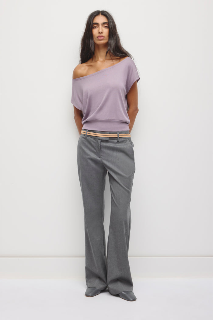 Women's Zahra Off Shoulder Tee in Dusty Grape